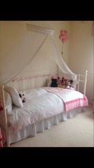 What colour walls for a french style room for dd...