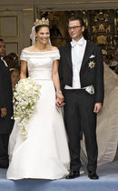 to think strapless wedding dresses aren't very flattering.