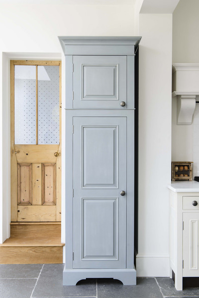 Is it possible to put a new door in a kitchen wall whilst saving the kitchen units?