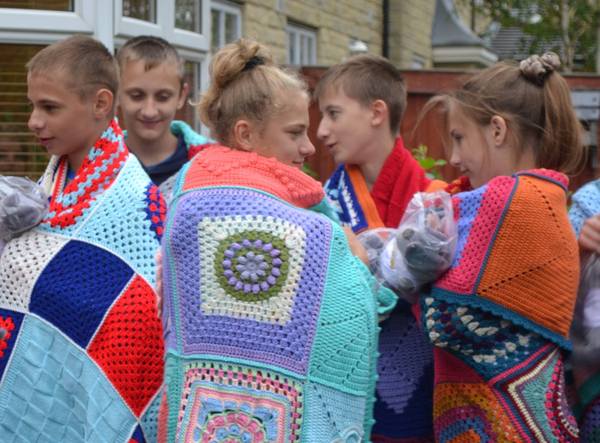 Woolly Hugs: Blankets for the Children of Chernobyl. Squares needed!