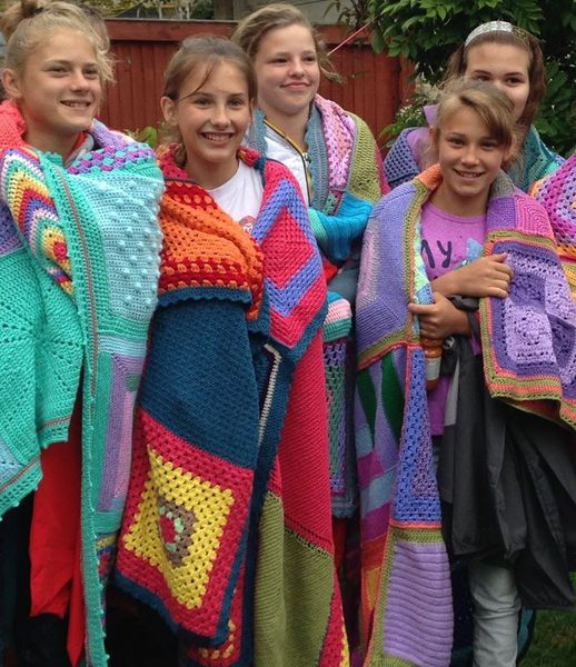 Woolly Hugs: Blankets for the Children of Chernobyl. Squares needed!