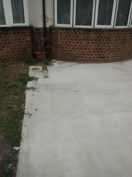 mil's new neighbours have concreted over their drive
