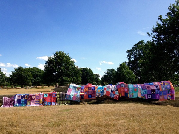 Woolly Hugs: Blankets for the Children of Chernobyl. Squares needed!