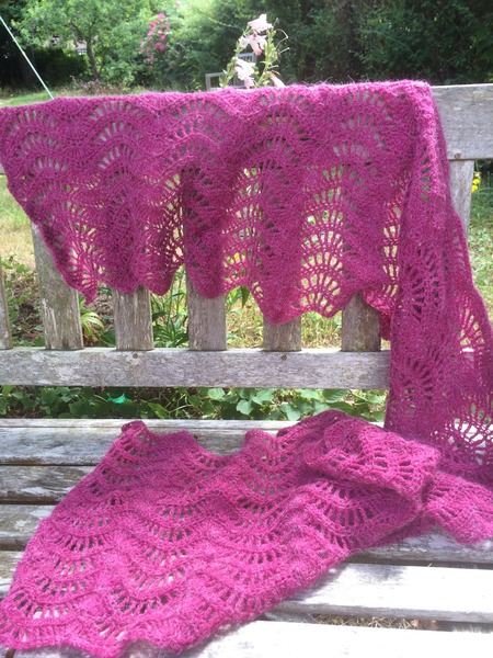 Team Hooker : Come flash your wares at the Hotel Crochetfornia.