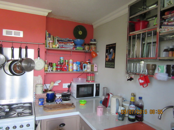 who has just had / is having a new kitchen, please come and discuss with me.