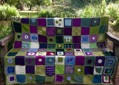 Woolly Hugs : We are making a Blanket for the very lovely PetaO and her son. Donors and crafters, can anyone help us?