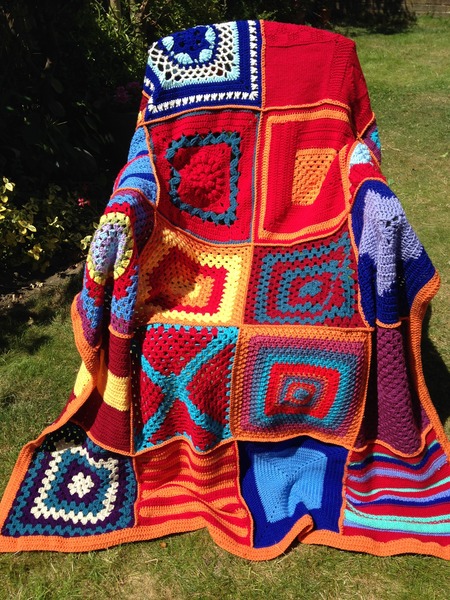 Woolly Hugs: Blankets for the Children of Chernobyl. Squares needed!