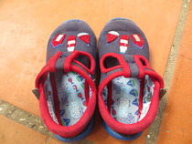 CHILDRENS CLOTHES/SHOES BANK thread