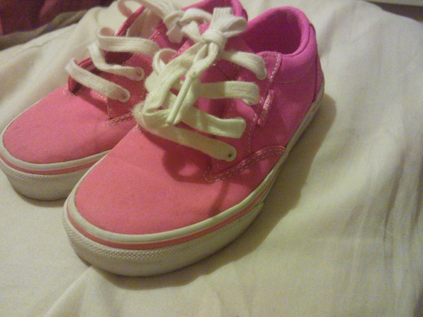 CHILDRENS CLOTHES/SHOES BANK thread