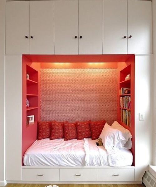 any top tips for a properly tiny box bedroom?