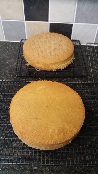 I want to decorate a cake