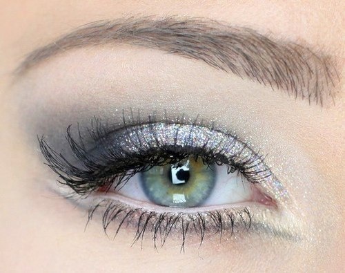 What colour eyeshadow for green eyes?