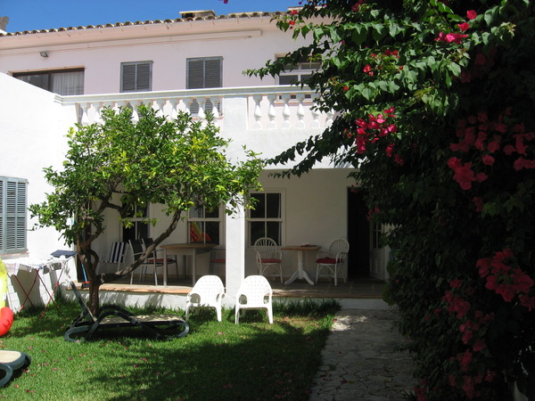 D'ya ever wonder if you could still do the twist and not actually wet yourself in the process?