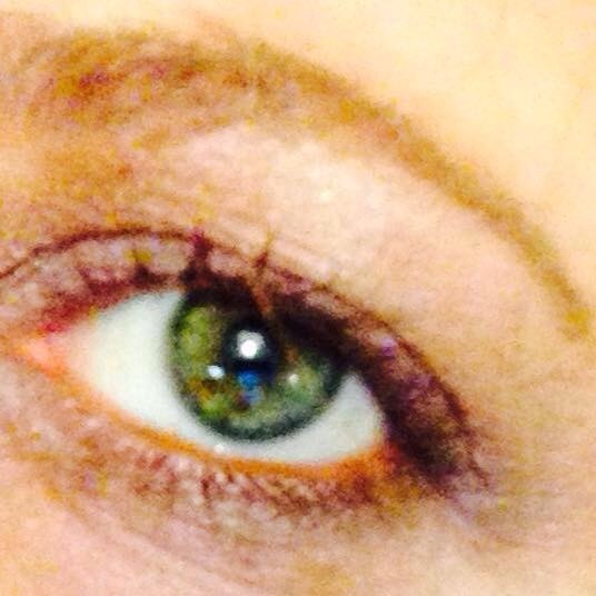 What colour eyeshadow for green eyes?