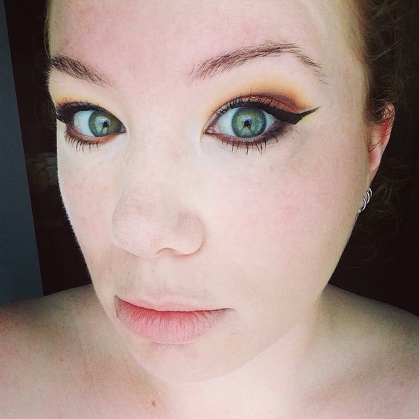 What colour eyeshadow for green eyes?