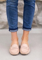 Quick, are loafers mumsy? Need answers fast!
