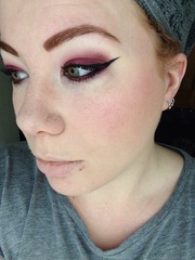 What colour eyeshadow for green eyes?