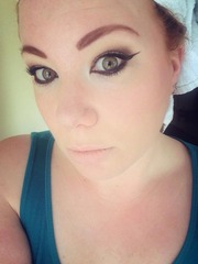 What colour eyeshadow for green eyes?