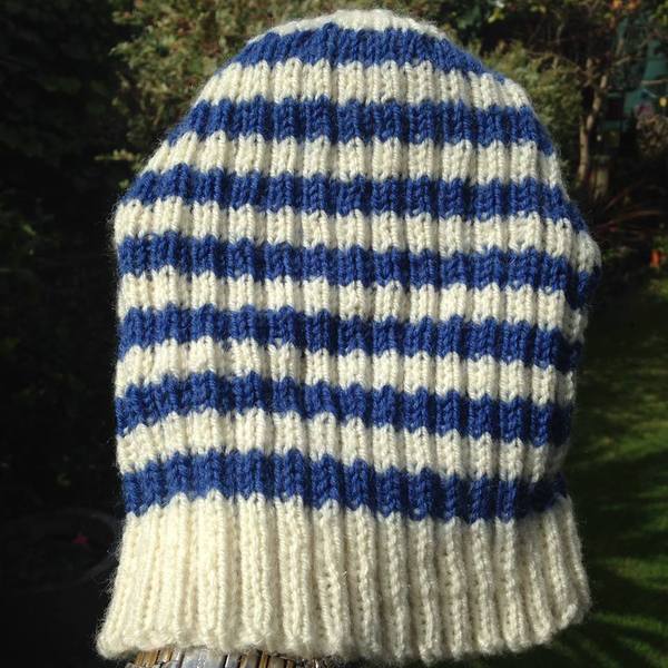 Woolly Hugs. Supporting refugees, lovely crafters and donors, fabulous Mumsnetters we need your help.