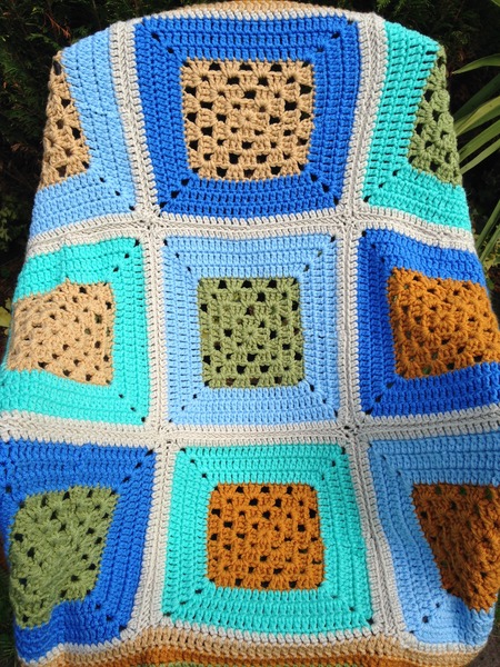 Woolly Hugs. Supporting refugees, lovely crafters and donors, fabulous Mumsnetters we need your help.