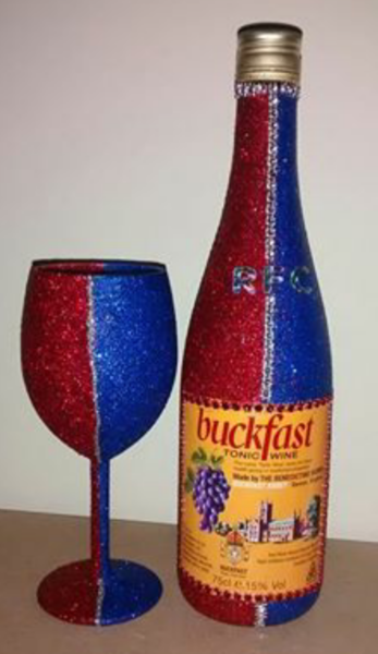 To wonder what's with all the glittery shite in Facebook selling groups?