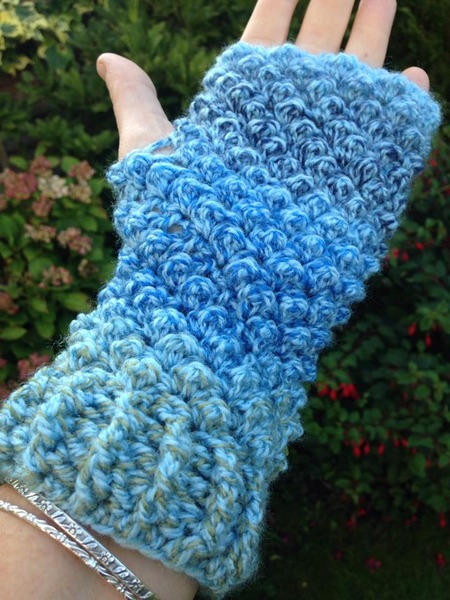 Woolly Hugs. Supporting refugees, lovely crafters and donors, fabulous Mumsnetters we need your help.