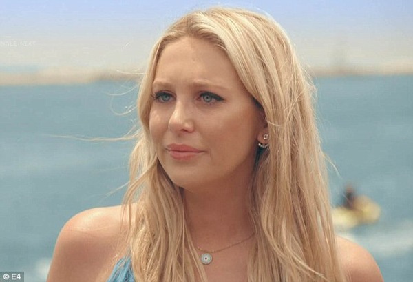 Can anyone identify this necklace please?
