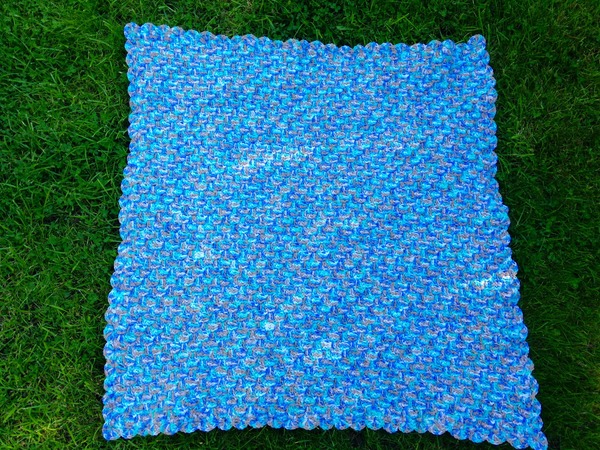 Woolly Hugs. Supporting refugees, lovely crafters and donors, fabulous Mumsnetters we need your help.