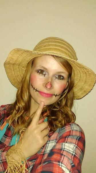 Share your Halloween face painting tips with Snazaroo and post a picture for a chance to win a £300 voucher! NOW CLOSED