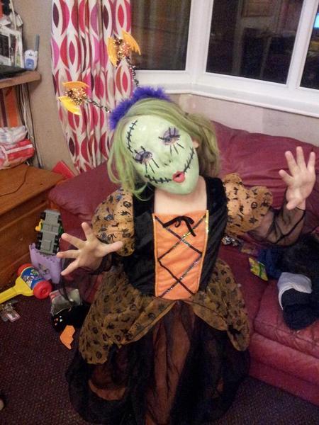 Share your Halloween face painting tips with Snazaroo and post a picture for a chance to win a £300 voucher! NOW CLOSED