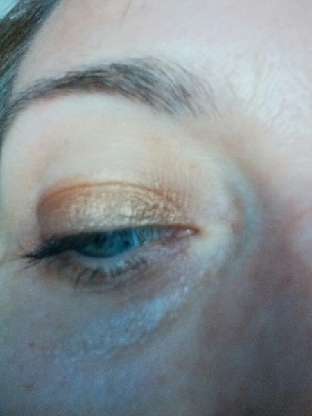 Non Shimmer Eye-shadow for Crepey Eyelids