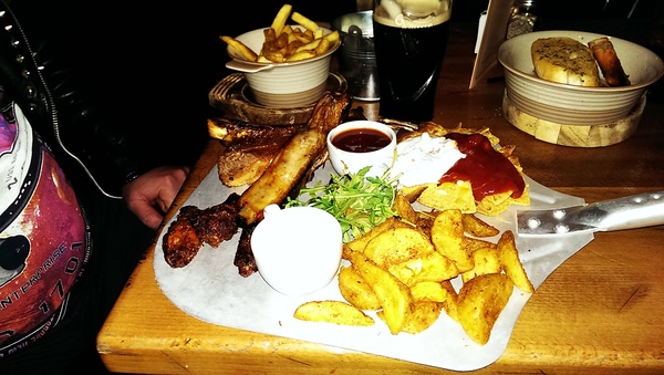 to expect my food on a plate?