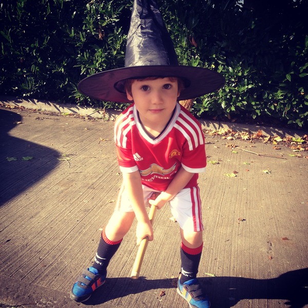 Share pictures of your witches and wizards from this Halloween to win Worst Witch goodies, Halloween choices and £50 Amazon vouchers.