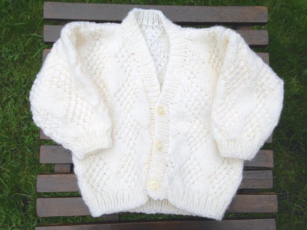 Woolly Hugs. Supporting refugees, lovely crafters and donors, fabulous Mumsnetters we need your help.