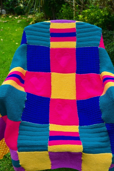 Woolly Hugs. Supporting refugees, lovely crafters and donors, fabulous Mumsnetters we need your help.