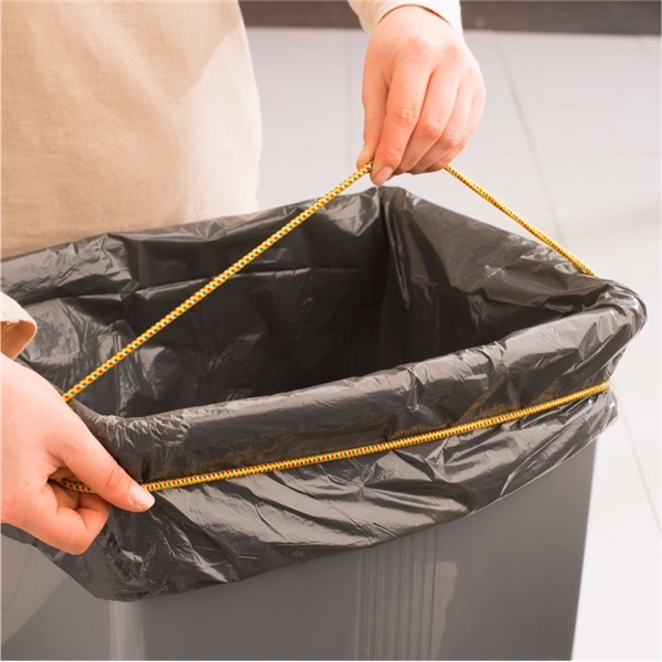 How do you stop the bin liner in your wheelie bin from falling in?