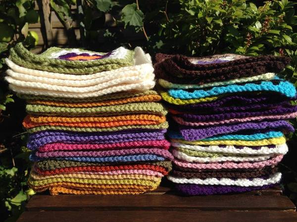 Woolly Hugs. Supporting refugees, lovely crafters and donors, fabulous Mumsnetters we need your help.