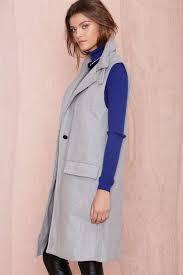 Sleeveless coats/magazines