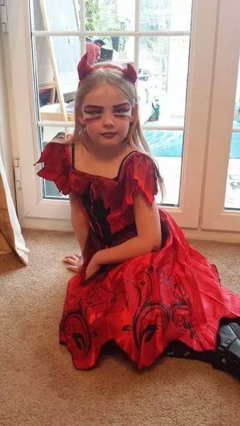 Share your Halloween face painting tips with Snazaroo and post a picture for a chance to win a £300 voucher! NOW CLOSED