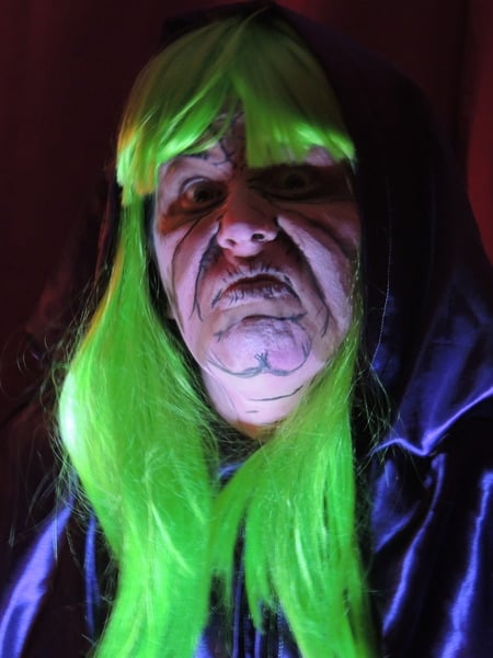 Share your Halloween face painting tips with Snazaroo and post a picture for a chance to win a £300 voucher! NOW CLOSED