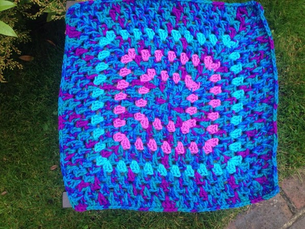 Woolly Hugs. Supporting refugees, lovely crafters and donors, fabulous Mumsnetters we need your help.