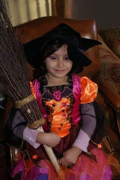 Share pictures of your witches and wizards from this Halloween to win Worst Witch goodies, Halloween choices and £50 Amazon vouchers.