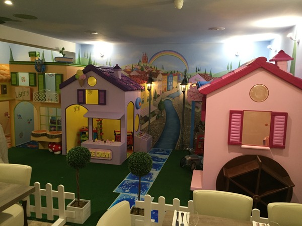 New Italian Restaurant with amazing kids playarea in hammersmith