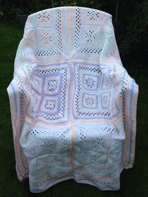 Woolly Hugs. Supporting refugees, lovely crafters and donors, fabulous Mumsnetters we need your help.