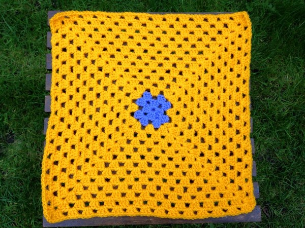 Woolly Hugs. Supporting refugees, lovely crafters and donors, fabulous Mumsnetters we need your help.