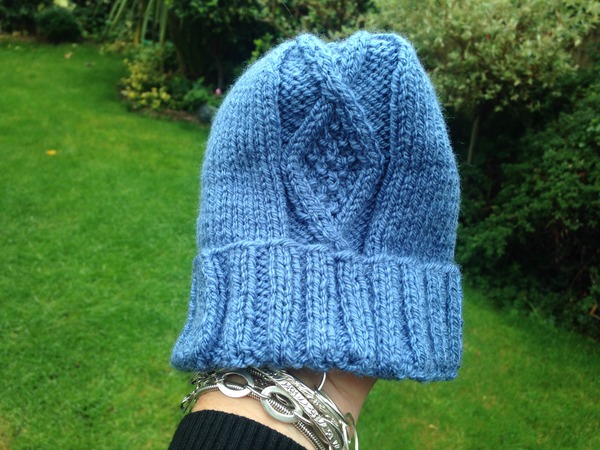 Woolly Hugs. Supporting refugees, lovely crafters and donors, fabulous Mumsnetters we need your help.