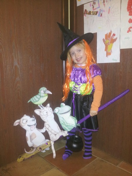 Share pictures of your witches and wizards from this Halloween to win Worst Witch goodies, Halloween choices and £50 Amazon vouchers.