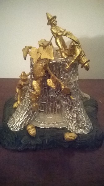 DH committed suicide on Saturday, rang Samaritans, not helped.