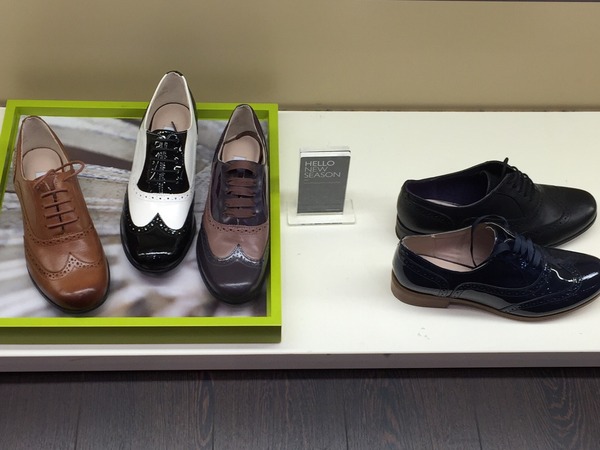 Black or brown brogues? Help dress me for an interview...