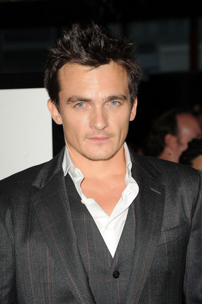 Swagger Inn Thread 114: Grab a cake off the trolley and the musketeer of your fancy <nto>